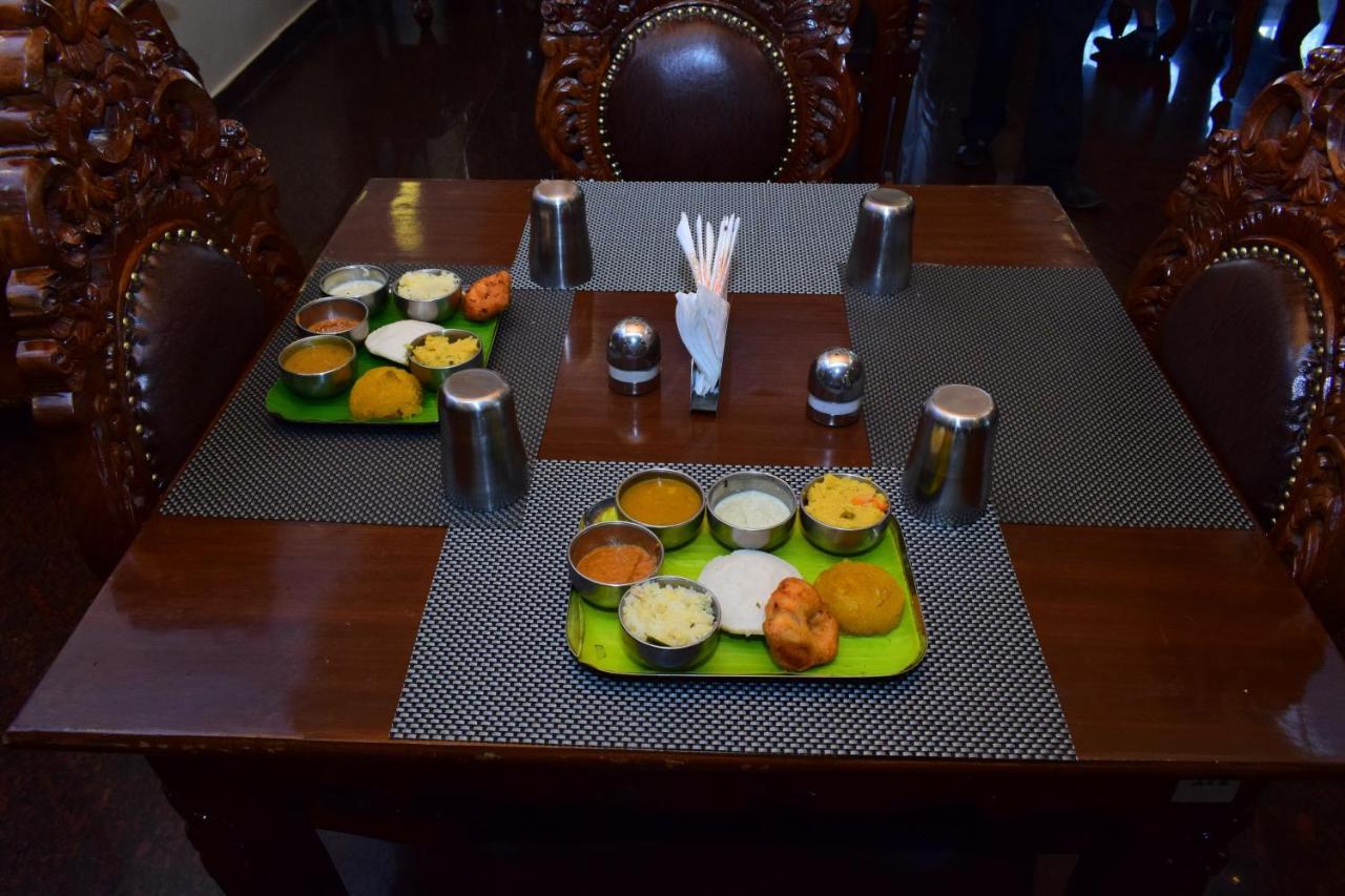 Hyders Park The Business Hotel Thanjavur Ngoại thất bức ảnh